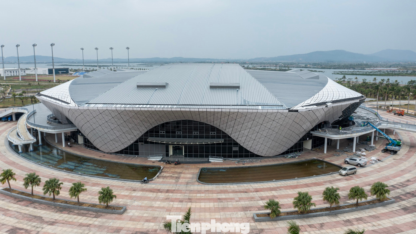 Nhà thi đấu 5.000 chỗ tỉnh Quảng Ninh là địa điểm được Bộ Công an lựa chọn để đăng cai tổ chức Giải vô địch Taekwondo Cảnh sát Châu Á dự kiến tổ chức vào đầu tháng 12/2024 với sự tham gia của hơn 2.500 đại biểu, vận động viên đến từ 44 quốc gia, vùng lãnh thổ khu vực Châu Á. Nhà thi đấu 5.000 chỗ tỉnh Quảng Ninh là địa điểm được Bộ Công an lựa chọn để đăng cai tổ chức Giải vô địch Taekwondo Cảnh sát Châu Á dự kiến tổ chức vào đầu tháng 12/2024 với sự tham gia của hơn 2.500 đại biểu, vận động viên đến từ 44 quốc gia, vùng lãnh thổ khu vực Châu Á.