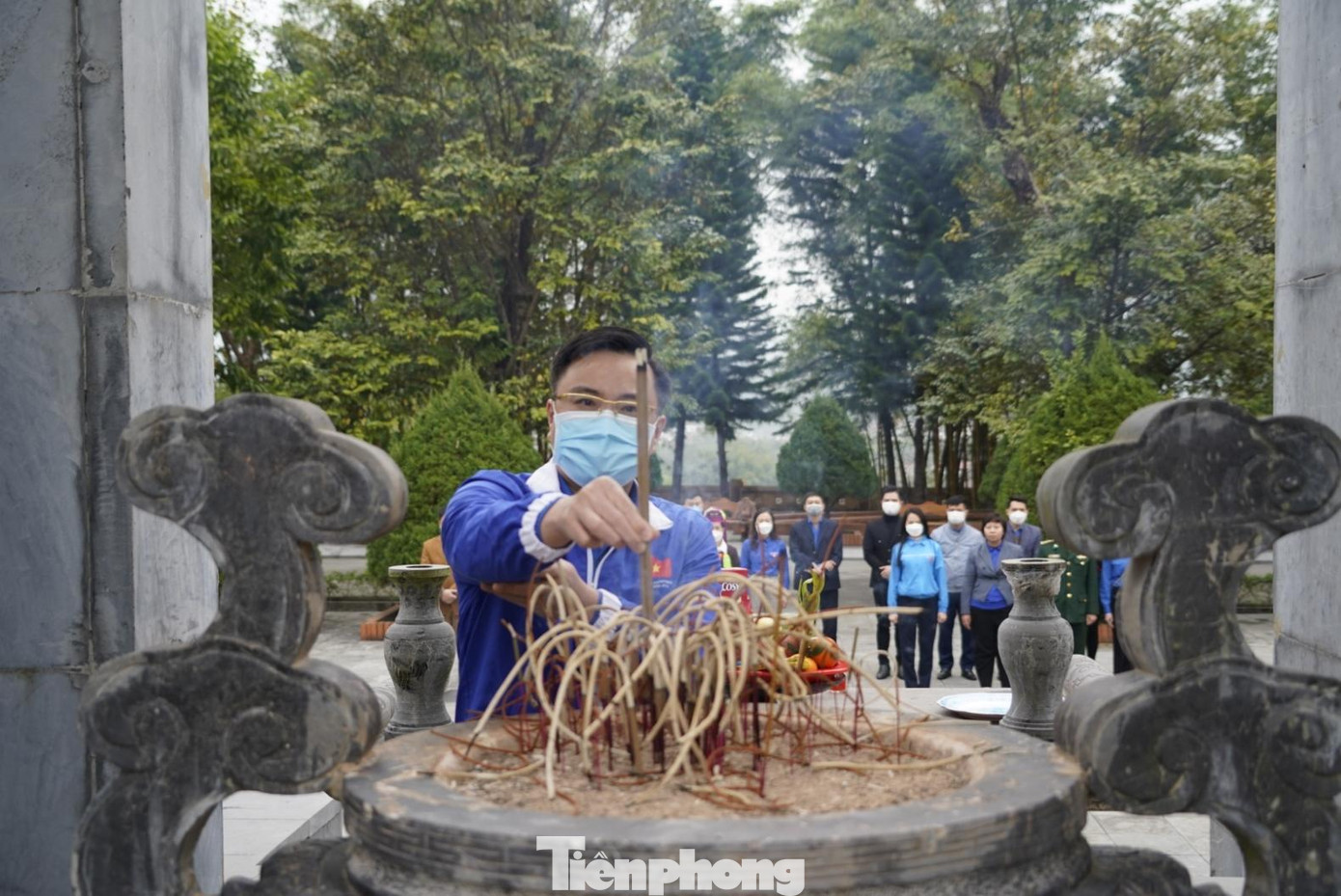 Kính cẩn nghiêng mình trước vong linh các anh hùng liệt sĩ đã hy sinh, tuổi trẻ Quảng Ninh hứa nỗ lực phấn đấu hết mình, xây dựng quê hương, đất nước ngày một tươi đẹp hơn.