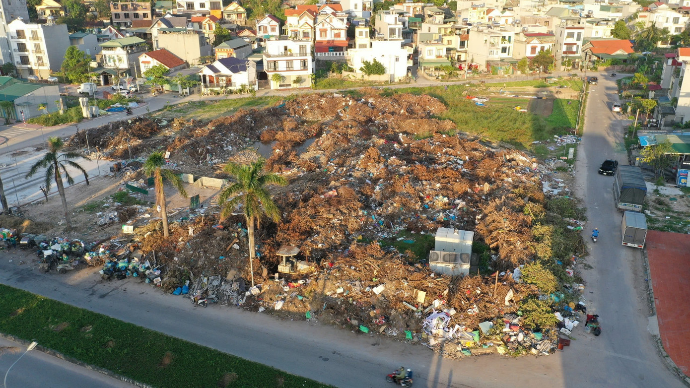 Bãi rác tạm gây ô nhiễm giữa TP Hạ Long đã được di dời đến nơi quy định.