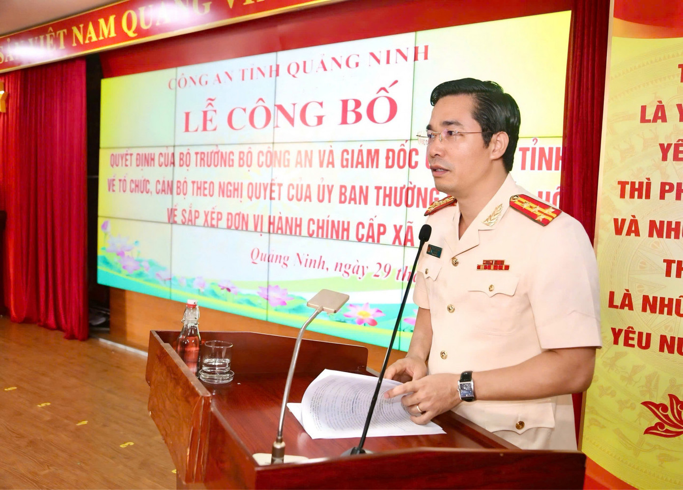 Đại tá Trần Văn Phúc - Giám đốc Công an tỉnh Quảng Ninh, phát biểu tại buổi lễ.