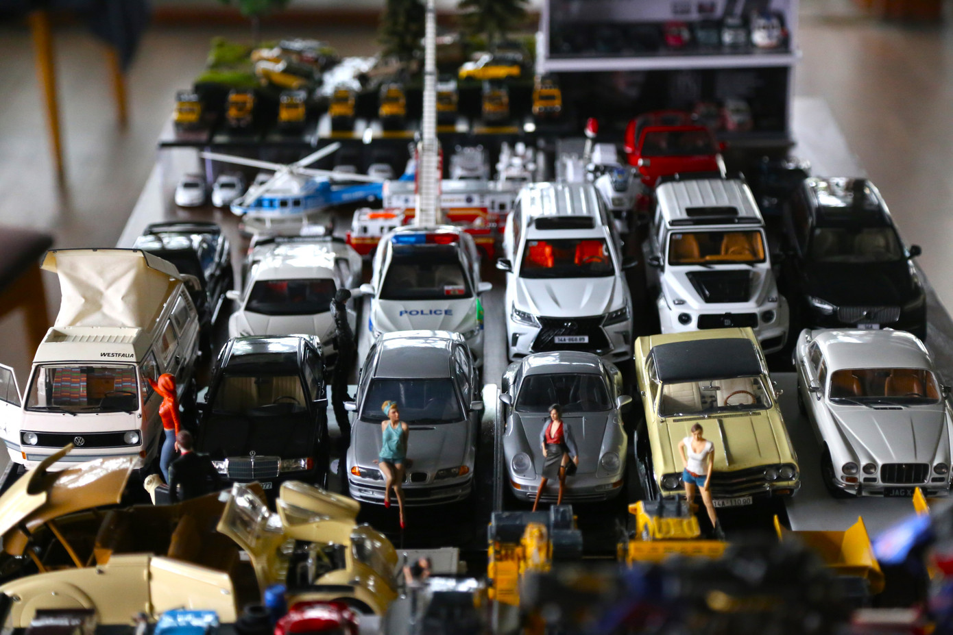 Không phải đại gia nhưng các bạn trẻ ở Câu lạc bộ xe mô hình tĩnh Quảng Ninh đều có cho riêng mình hàng loạt siêu xe trên thế giới. Không phải đại gia nhưng các bạn trẻ ở Câu lạc bộ xe mô hình tĩnh Quảng Ninh đều có cho riêng mình hàng loạt siêu xe trên thế giới.