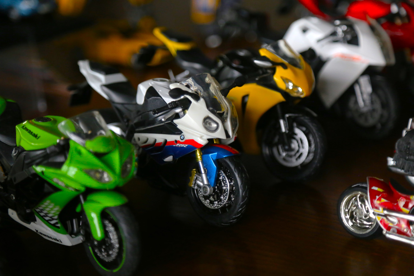 Không chỉ sưu tầm ô tô mô hình, các loại xe phân khối lớn cũng được dân chơi săn đón. Không chỉ sưu tầm ô tô mô hình, các loại xe phân khối lớn cũng được dân chơi săn đón.