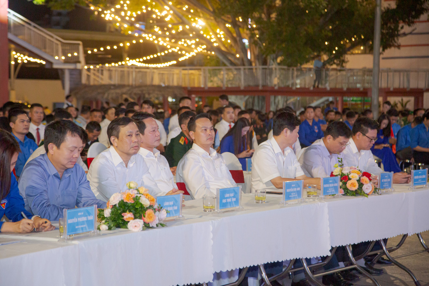 Đại biểu tham dự chương trình.