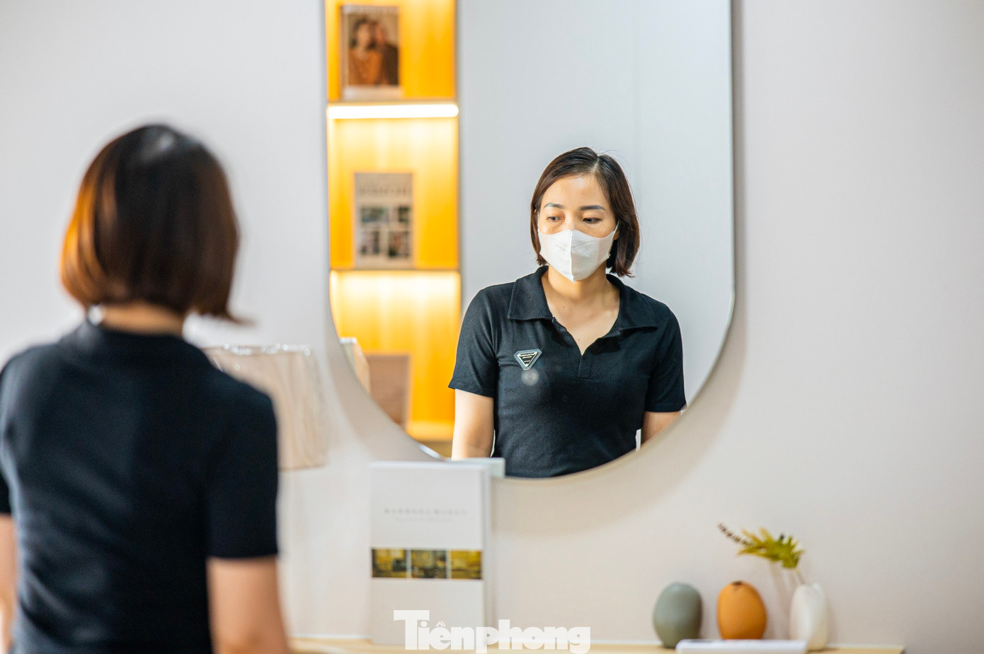 Chị Nguyễn Thị Thu Minh, công nhân Khu công nghiệp Cái Lân (TP Hạ Long), cho biết cảm thấy không gian căn hộ được chủ đầu tư thiết kế rất gọn gàng và đầy đủ tiện ích.