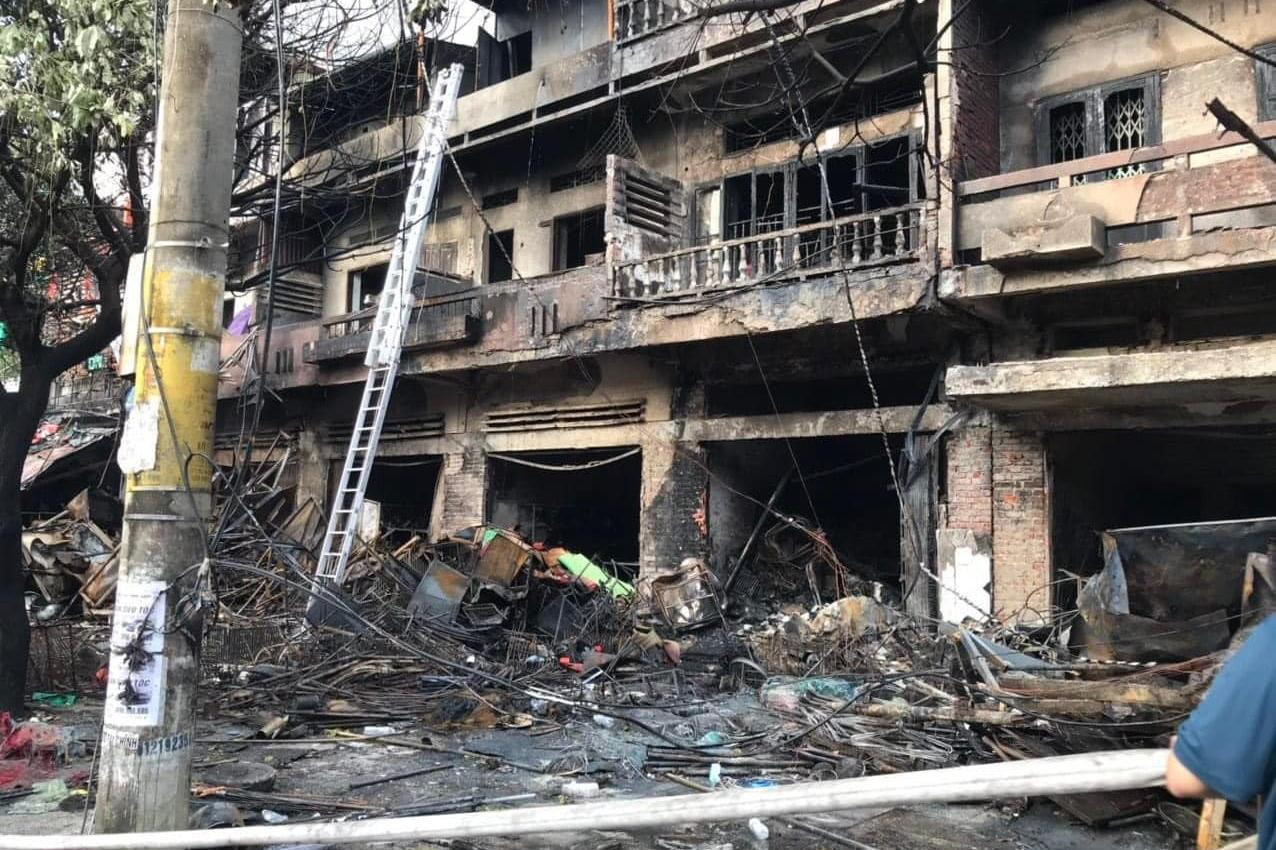 Vụ cháy đã thiêu rụi nhiều căn nhà trên phố Triều Dương.