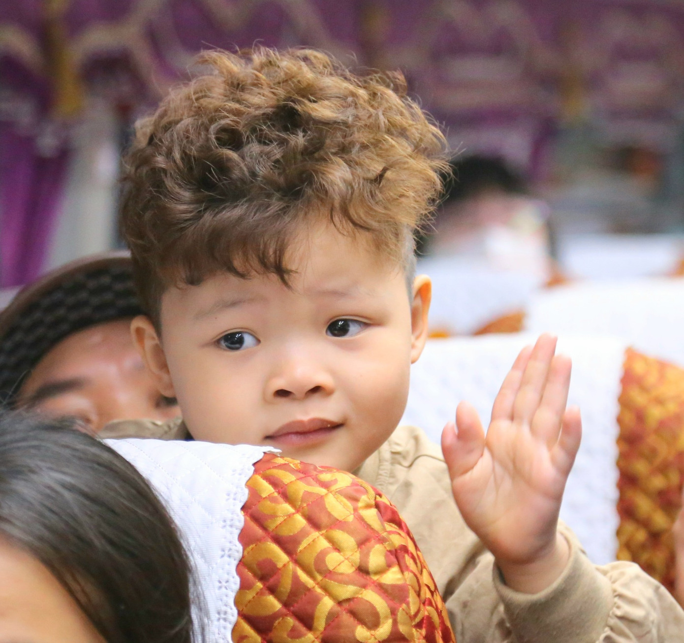 Nhiều công nhân sau khi lập gia đình đã mua được nhà, xe ô tô và có cuộc sống ổn định tại Quảng Ninh. Nhiều công nhân sau khi lập gia đình đã mua được nhà, xe ô tô và có cuộc sống ổn định tại Quảng Ninh.