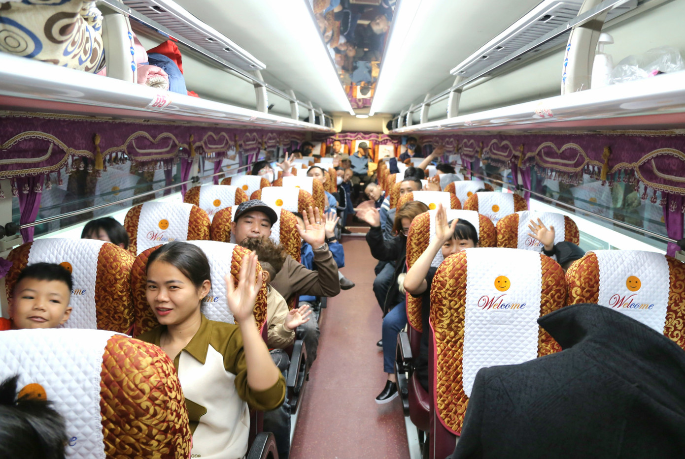 'Chuyến xe 0 đồng' nhiều năm nay đều được TKV triển khai như một sự tri ân đối với công nhân ở xa đến làm việc. 'Chuyến xe 0 đồng' nhiều năm nay đều được TKV triển khai như một sự tri ân đối với công nhân ở xa đến làm việc.