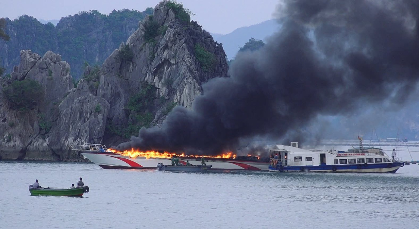 Hiện, cả 5 thuyền viên đều đã được đưa vào bờ an toàn và sức khỏe ổn định. Hiện, cả 5 thuyền viên đều đã được đưa vào bờ an toàn và sức khỏe ổn định.