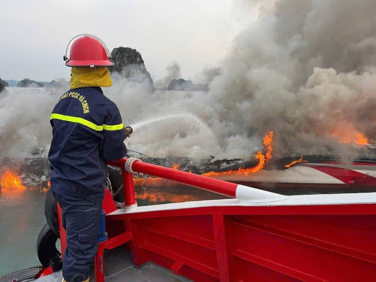 Ngay sau khi nhận được tin báo, lực lượng chức năng huyện Vân Đồn đã khẩn trương tiếp cận hiện trường. Đến khoảng 18h20, đám cháy mới được khống chế hoàn toàn. Tuy nhiên, tàu Tùng Dương 86 đã bị thiêu rụi hoàn toàn. Ngay sau khi nhận được tin báo, lực lượng chức năng huyện Vân Đồn đã khẩn trương tiếp cận hiện trường. Đến khoảng 18h20, đám cháy mới được khống chế hoàn toàn. Tuy nhiên, tàu Tùng Dương 86 đã bị thiêu rụi hoàn toàn.