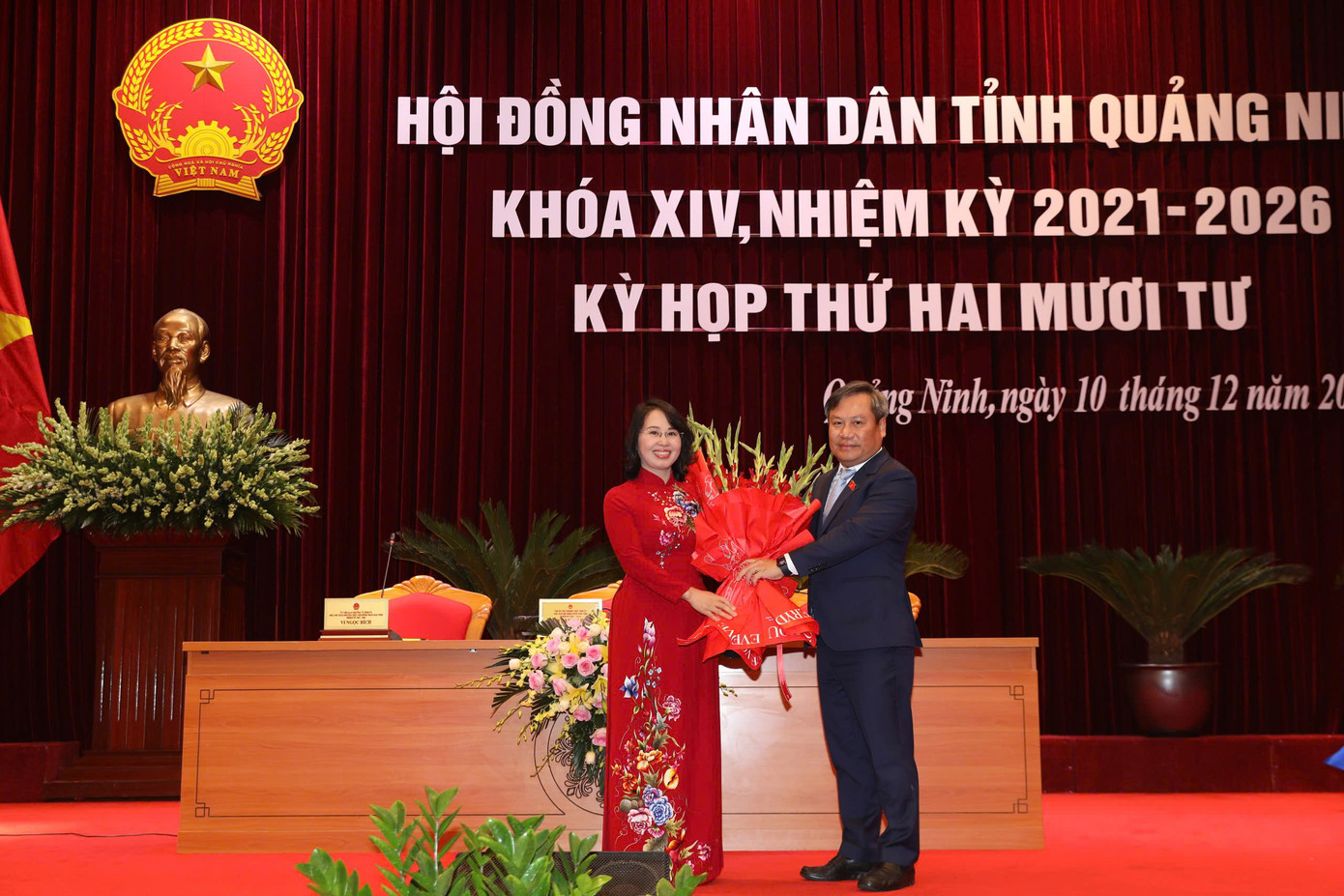 Bà Trịnh Thị Minh Thanh – Phó Bí thư Thường trực Tỉnh ủy Quảng Ninh, được bầu giữ chức Chủ tịch HĐND tỉnh Quảng Ninh. Bà Trịnh Thị Minh Thanh – Phó Bí thư Thường trực Tỉnh ủy Quảng Ninh, được bầu giữ chức Chủ tịch HĐND tỉnh Quảng Ninh.