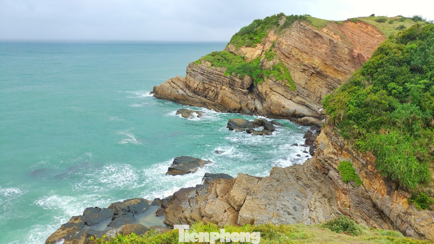 Bãi đá Móng Rồng huyện đảo Cô Tô.