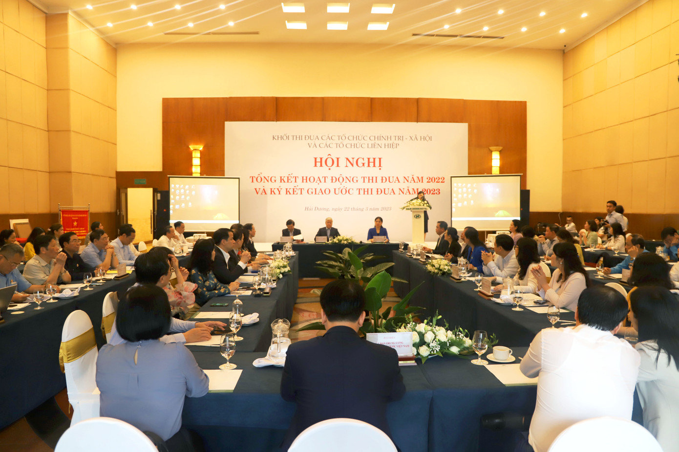 Quang cảnh hội nghị. Quang cảnh hội nghị.