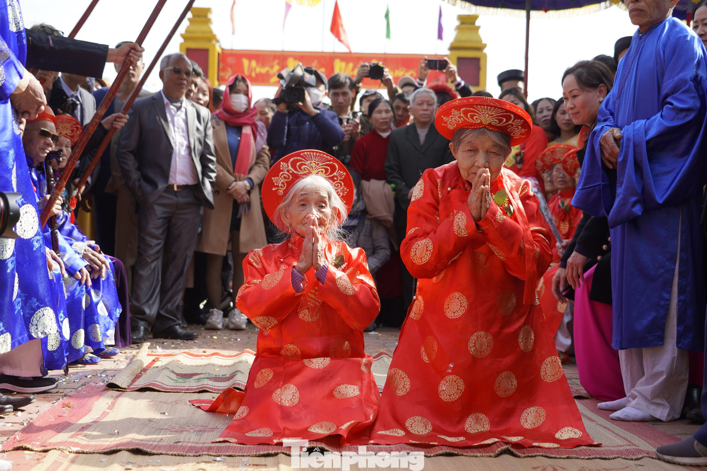 Đây được coi là lễ hội độc đáo mang nhiều nét văn hóa đặc sắc của vùng đất Quảng Yên, nơi gắn liền với chiến thắng Bạch Đằng giang lẫy lừng. Đây được coi là lễ hội độc đáo mang nhiều nét văn hóa đặc sắc của vùng đất Quảng Yên, nơi gắn liền với chiến thắng Bạch Đằng giang lẫy lừng.