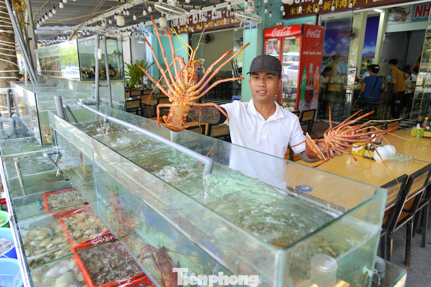 Các loại hải sản được bày bán sẽ được chế biến theo nhiều cách tùy vào sở thích của thực khách.