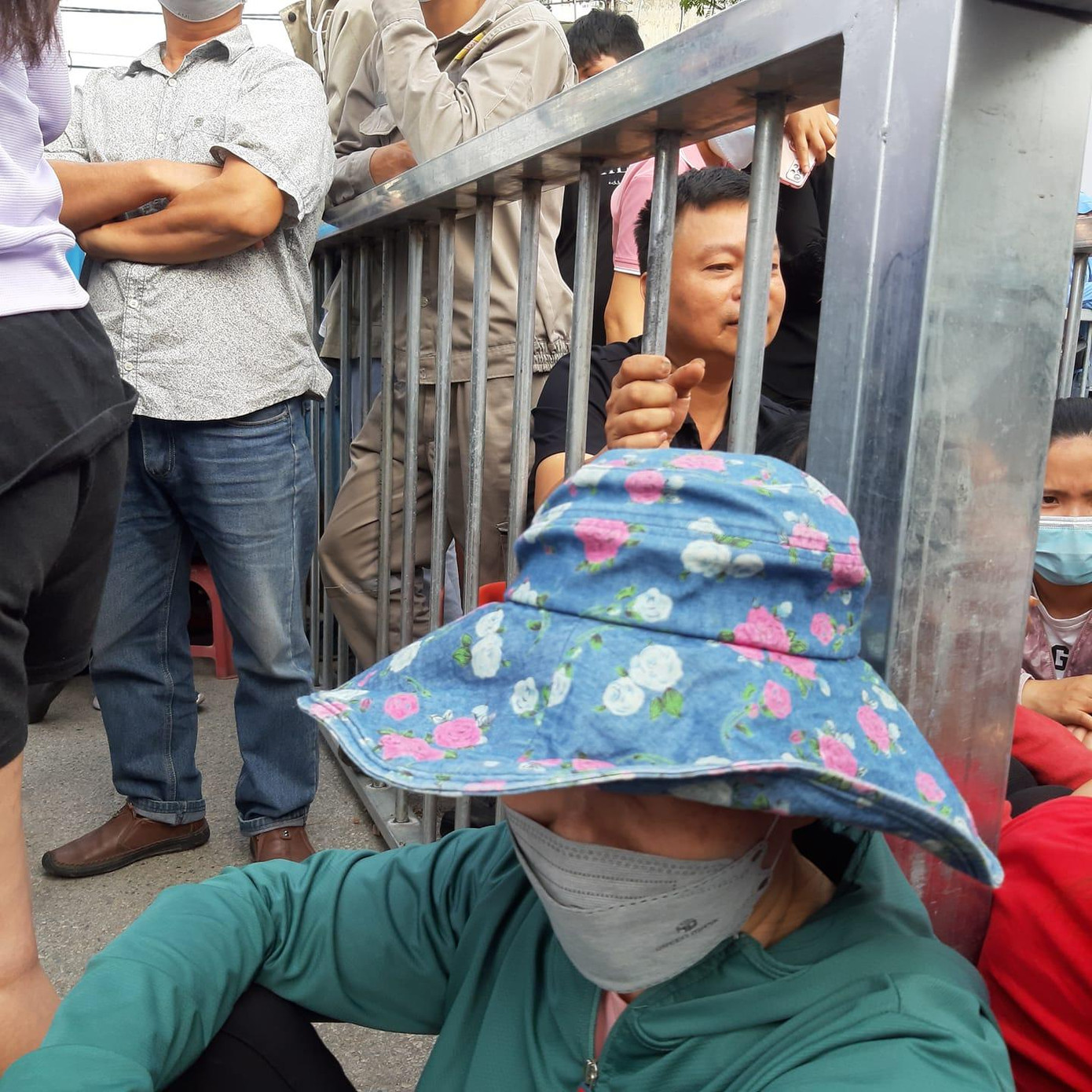 Mặc dù để nhận được vé mời rất khó khăn nhưng lực lượng chức năng đã kiểm soát tốt tình trạng phe vé. Mặc dù để nhận được vé mời rất khó khăn nhưng lực lượng chức năng đã kiểm soát tốt tình trạng phe vé.