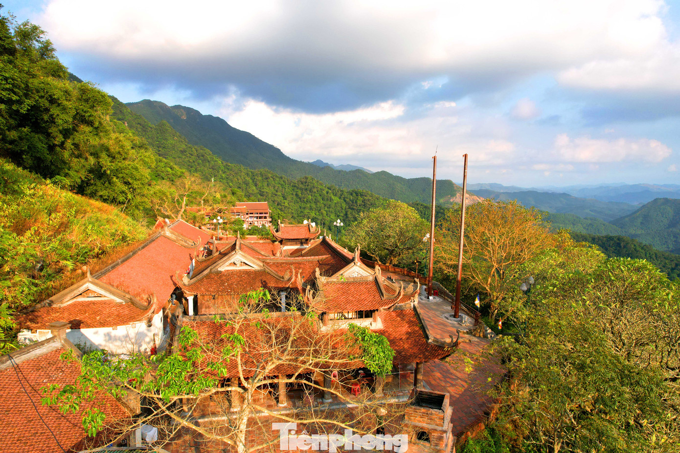 Đây là nơi ra đời Thiền phái Trúc Lâm do Điều Ngự Giác Hoàng Trần Nhân Tông sáng lập, trên cơ sở tiếp thu và kế thừa những tinh hoa của Phật giáo Ấn Độ và Phật giáo Trung Hoa.