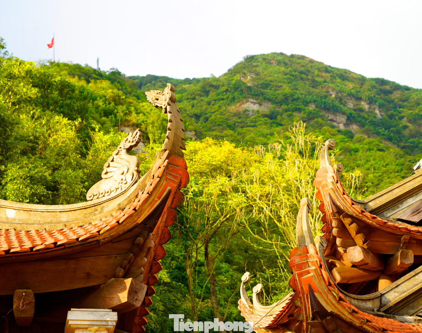 700 năm trước, chùa Hoa Yên chỉ là một thảo am nhỏ, là nơi để Phật hoàng Trần Nhân Tông giảng đạo, lấy tên là Vân Yên.