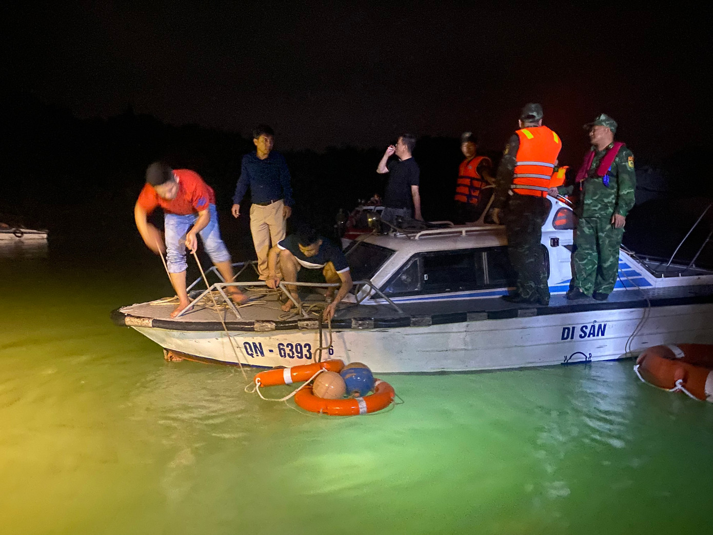 Lực lượng chức năng vẫn đang nỗ lực tìm kiếm nạn nhân cuối cùng. Lực lượng chức năng vẫn đang nỗ lực tìm kiếm nạn nhân cuối cùng.