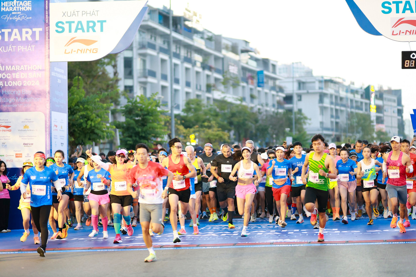 Giải chạy năm nay thu hút hơn 13.500 VĐV trong nước và quốc tế tham gia, trở thành một sự kiện thể thao, văn hóa có sức hút lớn.