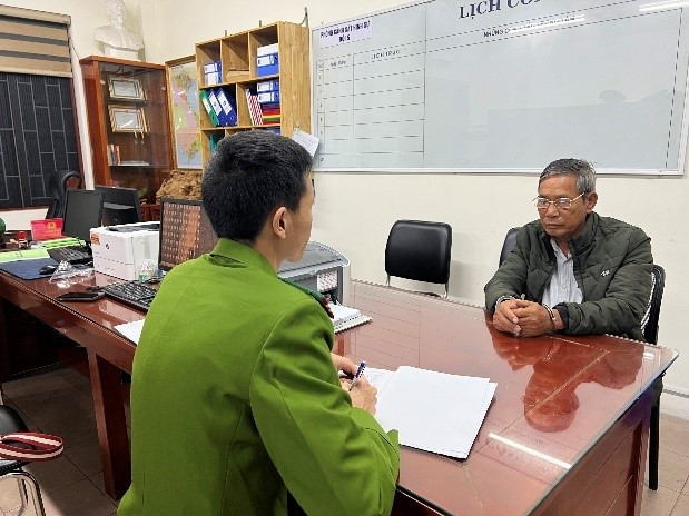 Đối tượng Nguyễn Văn Hùng tại cơ quan Công an.