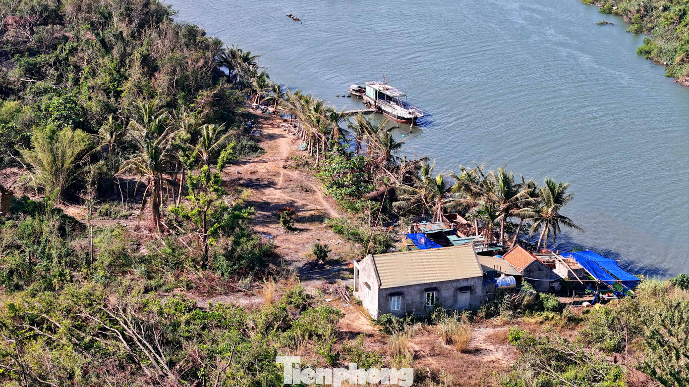 Nay, với diện tích đất quy hoạch dịch vụ, du lịch chỉ còn 4,53ha được phép xây dựng và 20,67ha đất rừng sản xuất tại Quy hoạch phân khu 1/2000 mà tỉnh Quảng Ninh vừa phê duyệt, theo chủ đầu tư dự án, thì chỉ đủ xây dựng một khách sạn nhỏ.