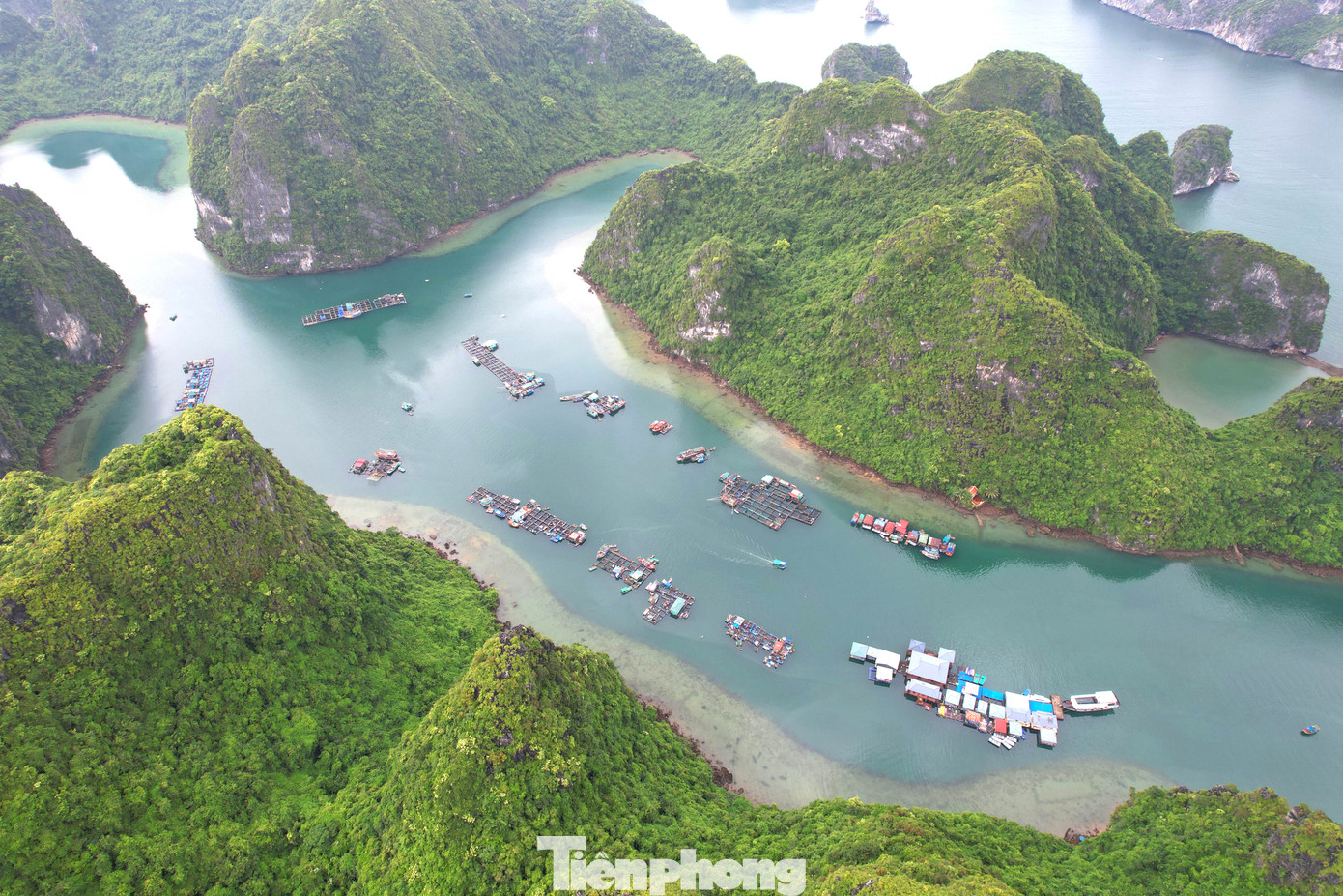 Theo Bright Side, làng quê yên bình là những địa điểm lý tưởng và mới mẻ dành cho những ai đang tìm kiếm cho mình khoảng thời gian thư giãn, hay trải nghiệm những điều mới mẻ tại một vùng đất mới.