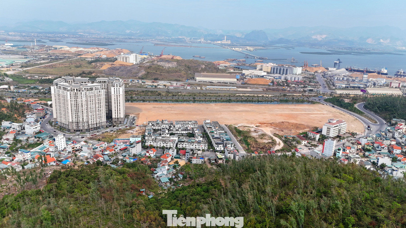 Trong đó, Trung tâm Thương mại TP Hạ Long là một trong những dự án trọng điểm, góp phần thúc đẩy ngành bán lẻ, tăng trưởng kinh tế chung.