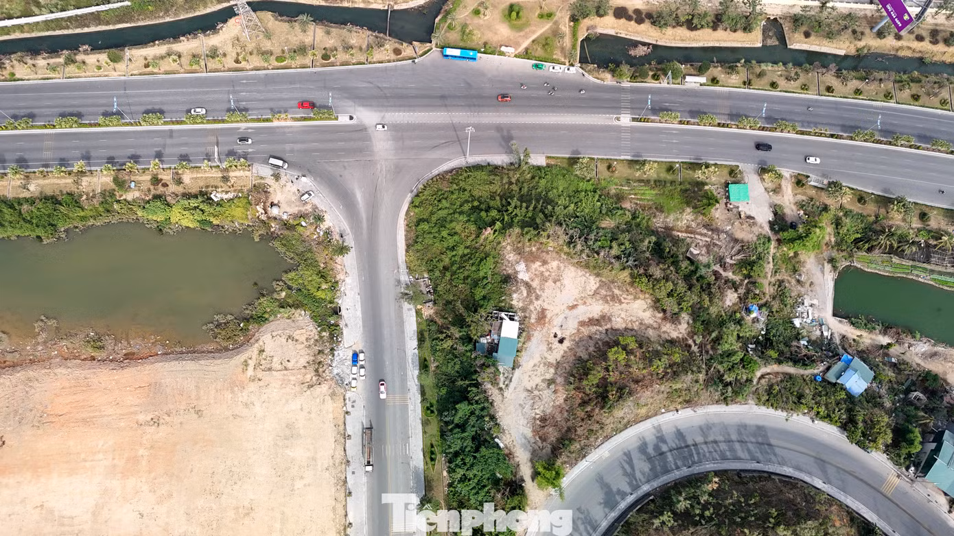 Theo định hướng Quy hoạch tỉnh giai đoạn 2021 - 2030, tầm nhìn đến năm 2050 và Quy hoạch chung TP Hạ Long đến năm 2040; Quảng Ninh xác định tiếp tục thu hút các dự án đầu tư ngoài ngân sách trong lĩnh vực dịch vụ - du lịch.