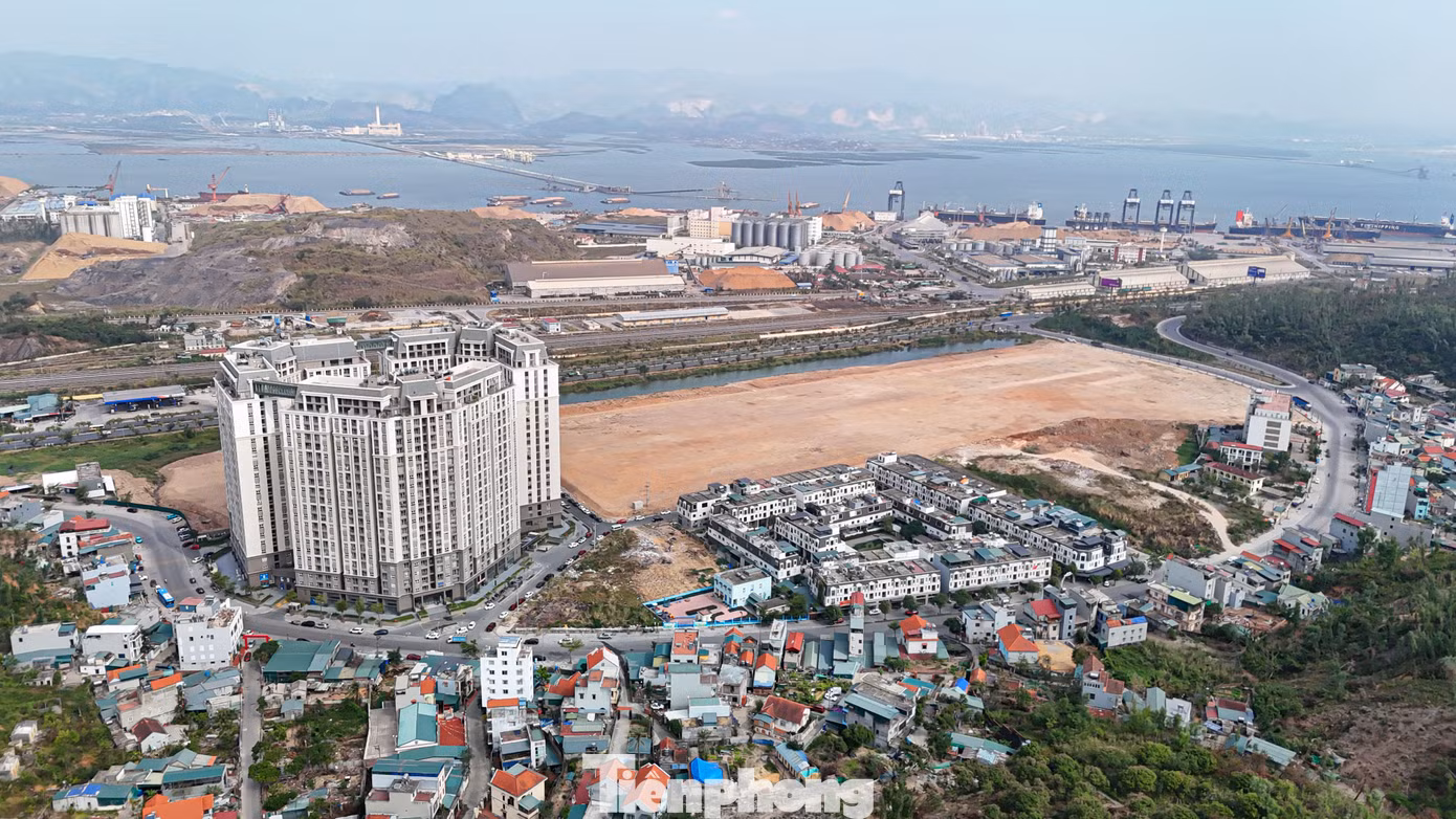 Trung tâm thương mại của Aeon Mall nằm tại lô đất đường Cái Lân, phường Bãi Cháy, TP Hạ Long tỉnh Quảng Ninh.