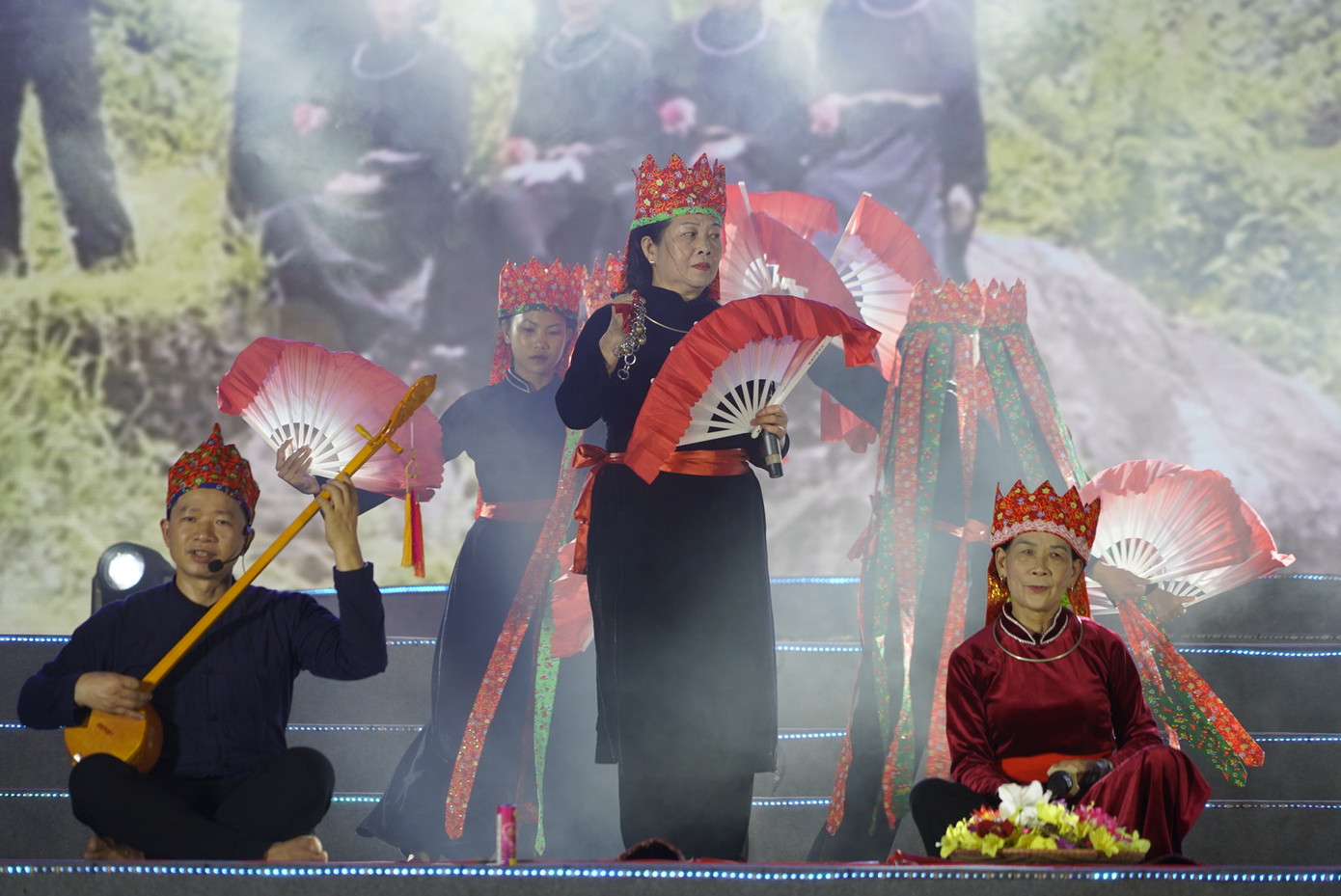 Nhiều chương trình văn nghệ đặc sắc tại lễ khai mạc. Nhiều chương trình văn nghệ đặc sắc tại lễ khai mạc.