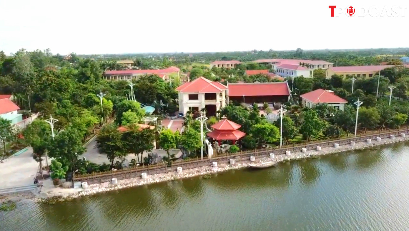 Biệt phủ của gia đình ông Đỗ Hữu Ca tại xã Kênh Giang, huyện Thủy Nguyên, TP Hải Phòng. Ảnh Hoàng Dương. Biệt phủ của gia đình ông Đỗ Hữu Ca tại xã Kênh Giang, huyện Thủy Nguyên, TP Hải Phòng. Ảnh Hoàng Dương.