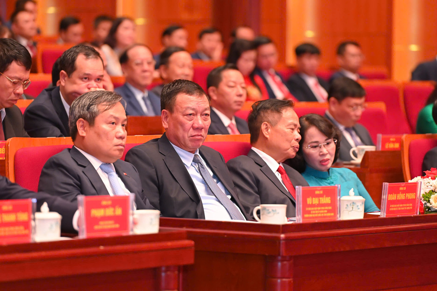 Ông Đoàn Hồng Phong, Tổng Thanh tra Chính phủ dự lễ công bố Nghị quyết của Quốc hội và Ủy ban Thường vụ Quốc hội về việc sắp xếp các đơn vị hành chính cấp huyện, cấp xã ở Quảng Ninh. Ông Đoàn Hồng Phong, Tổng Thanh tra Chính phủ dự lễ công bố Nghị quyết của Quốc hội và Ủy ban Thường vụ Quốc hội về việc sắp xếp các đơn vị hành chính cấp huyện, cấp xã ở Quảng Ninh.