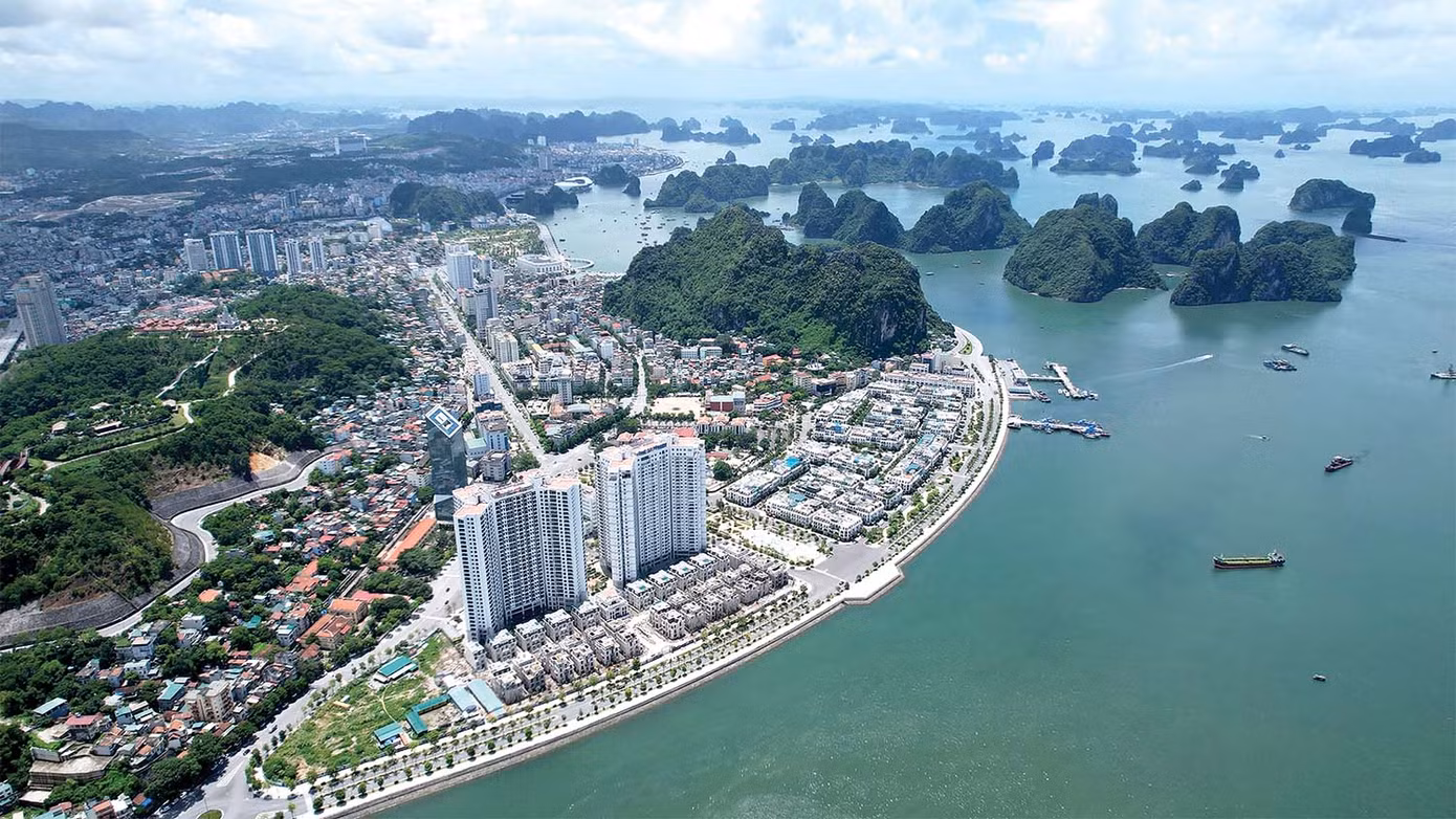 Phát triển TP. Hạ Long trở thành trung tâm du lịch mang tầm quốc tế. Phát triển TP. Hạ Long trở thành trung tâm du lịch mang tầm quốc tế.