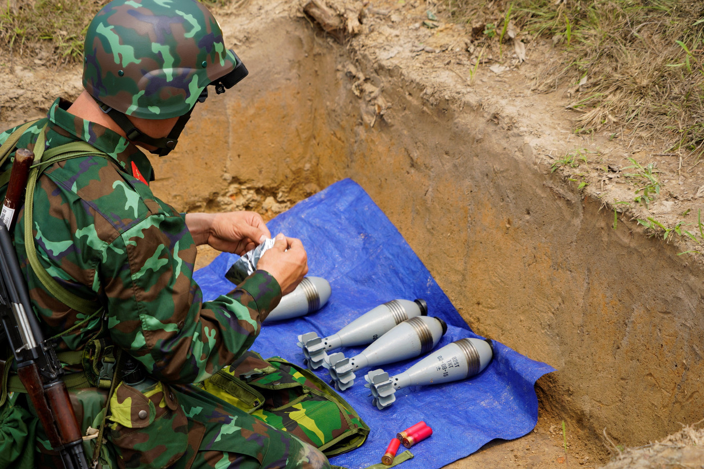 Màn trình diễn được chờ đợi nhất nằm cuối phần thi: Bắn pháo cối.