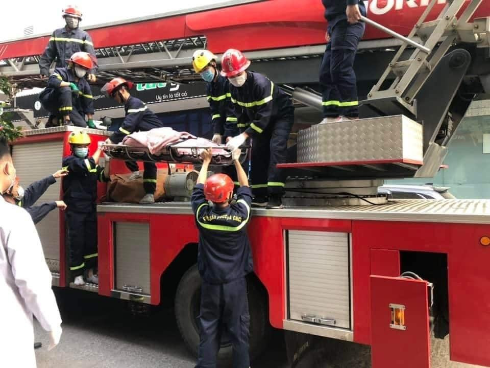 Nạn nhân đang sinh sống cùng bố mẹ tại tầng 8 tòa nhà A chung cư Trần Hưng Đạo Plaza.