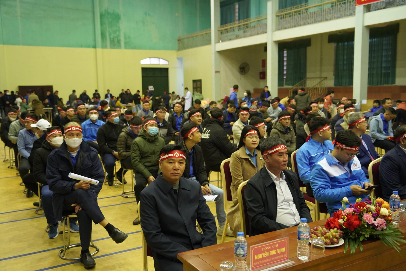 Từ sáng sớm, hàng trăm cán bộ, công nhân viên Công ty Than Uông Bí - Tập đoàn Than khoáng sản Việt Nam - TKV đã có mặt tại nhà thi đấu thể thao công ty để tham dự ngày hội Chủ nhật Đỏ lần thứ XV.