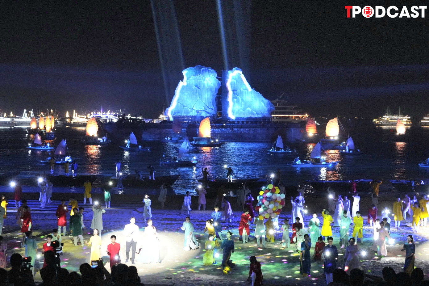 Carnaval năm nay đã đem đến cho khán giả một bữa tiệc âm thanh và sắc màu độc đáo.