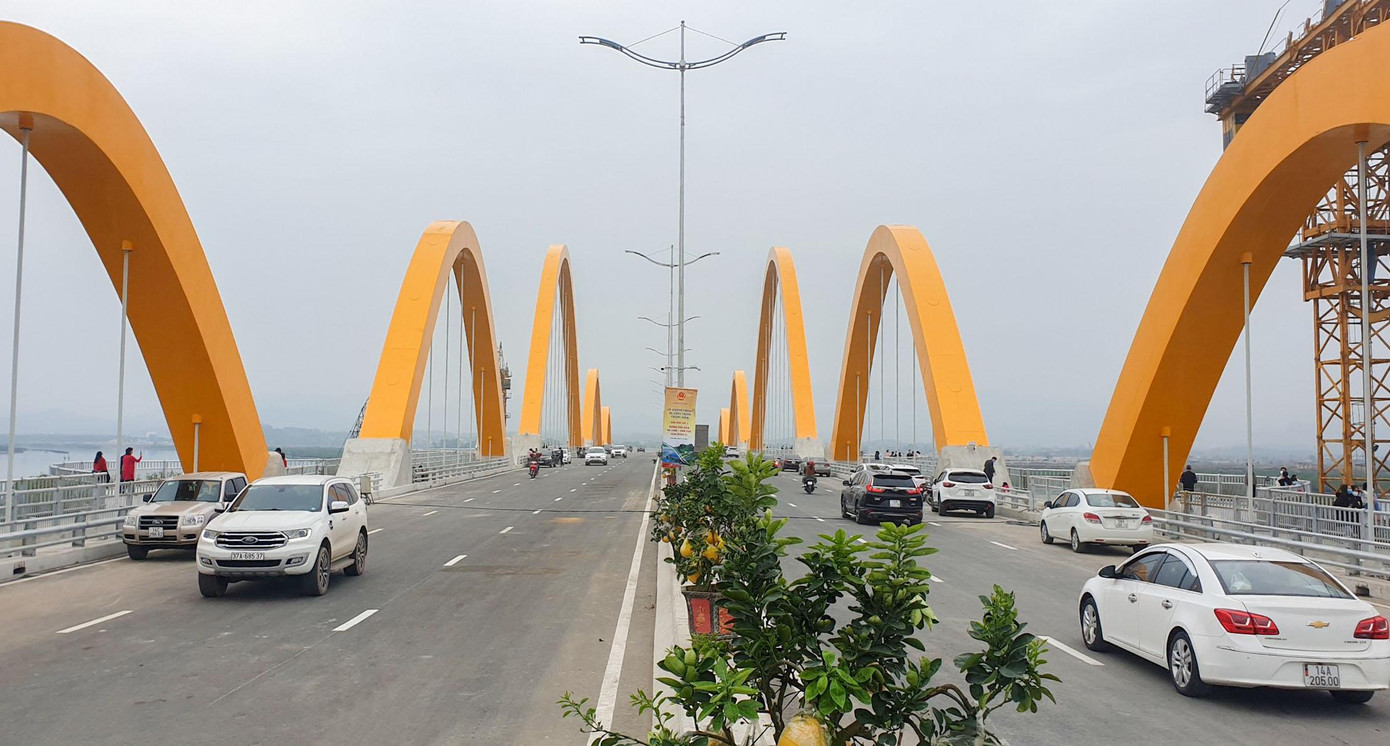 Cầu Cửa Lục 1 hay còn được gọi là cầu Tình Yêu được thông xe vào ngày đầu năm mới. Cầu Cửa Lục 1 hay còn được gọi là cầu Tình Yêu được thông xe vào ngày đầu năm mới.