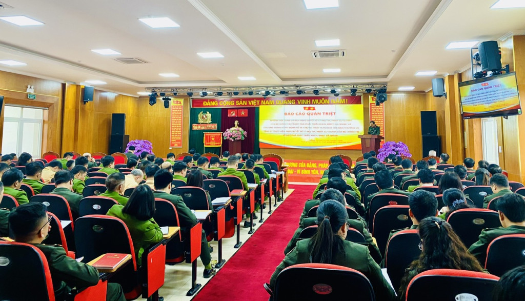 Mỗi đơn vị Công an tỉnh Quảng Ninh phải có một sản phẩm chuyển đổi số. Mỗi đơn vị Công an tỉnh Quảng Ninh phải có một sản phẩm chuyển đổi số.