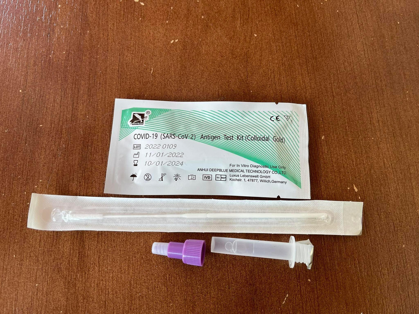 Mỗi bộ kit xét nghiệm nhanh COVID-19 có giá dao động từ 60 nghìn đồng đến 100 nghìn đồng. Mỗi bộ kit xét nghiệm nhanh COVID-19 có giá dao động từ 60 nghìn đồng đến 100 nghìn đồng.