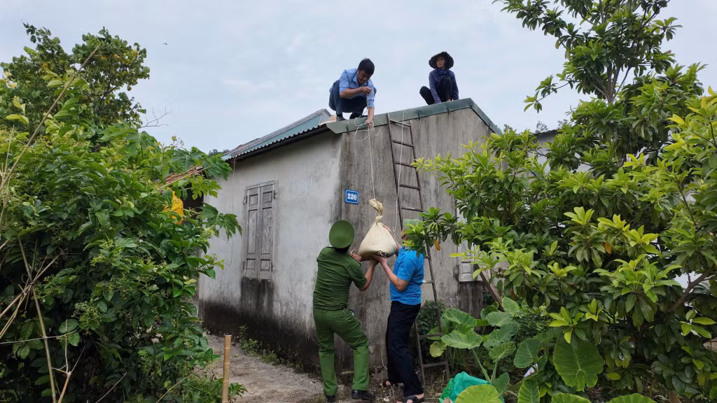 Lực lượng chức năng các tuyến đảo ở Quảng Ninh cũng chuẩn bị chu đáo nơi ăn, ở, sẵn sàng tiếp nhận, chăm sóc người dân đến sơ tán, tránh trú khi cần thiết.