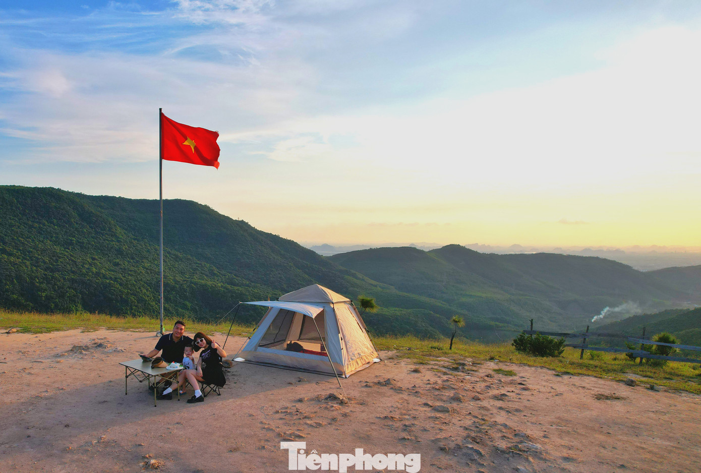 Có thể nói thời điểm nào trong năm ở đồi Phượng Hoàng thiên nhiên cũng mang đến vẻ đẹp ấn tượng, những bức tranh với màu sắc khác nhau và cả những trải nghiệm đầy thú vị.