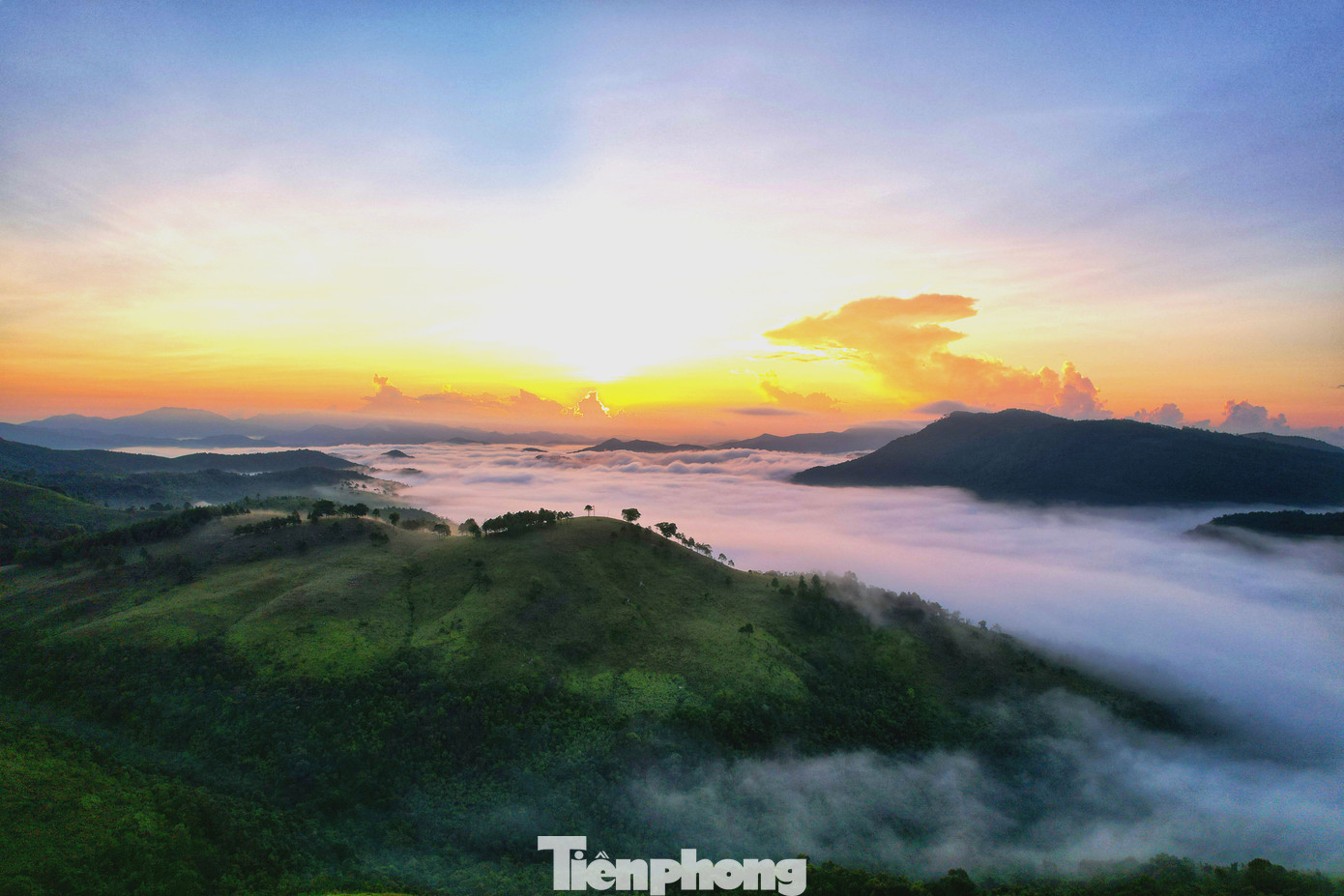 Không khí vô cùng lãng mạn không hề thua kém Đà Lạt khiến dân phượt mê mẩn.