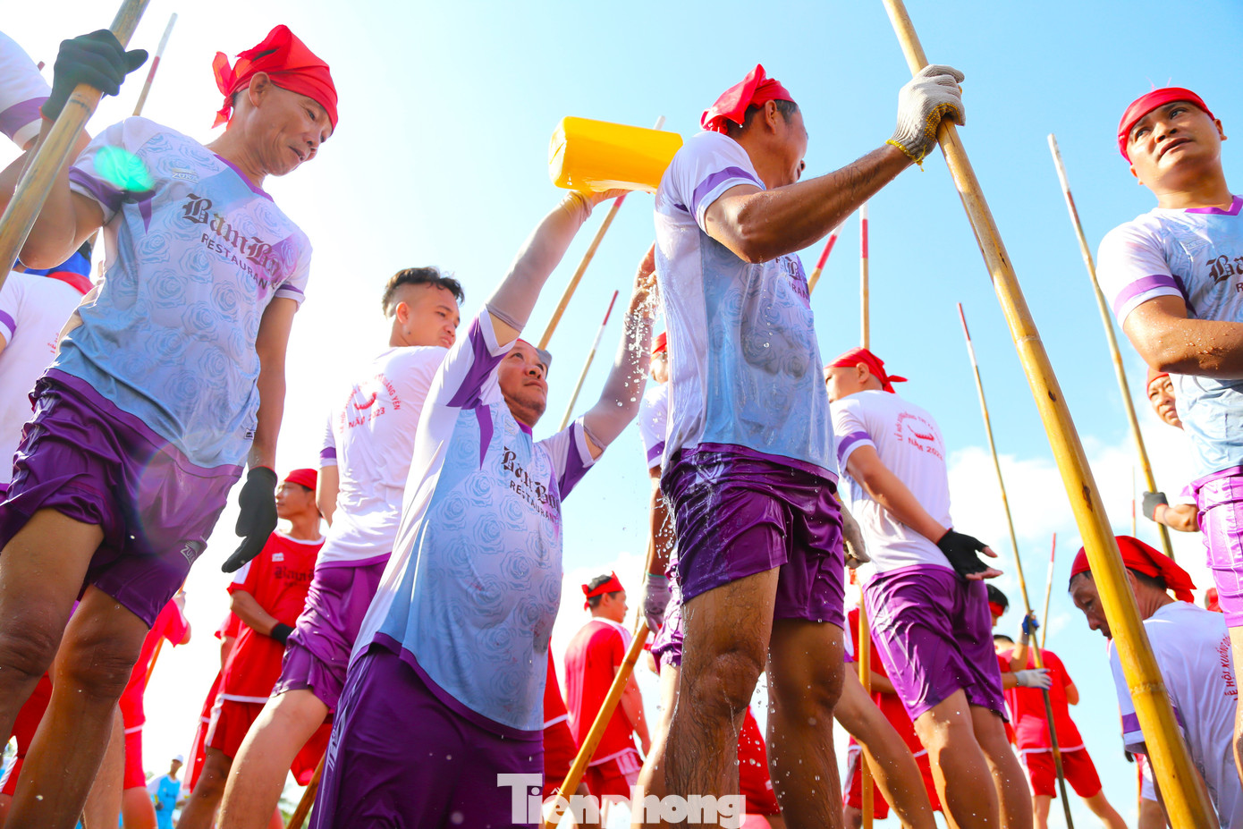 Lễ hội này đã có từ lâu đời trong đời sống sinh hoạt của người dân khu vực đảo Hà Nam, được tổ chức thường niên vào thời điểm trước khi người dân bước vào gieo cấy vụ mùa. Qua đây, người dân biểu thị lòng biết ơn đối với các vị thần nông và thành hoàng làng, cầu xin các vị thần phù hộ cho mùa màng tốt tươi.
