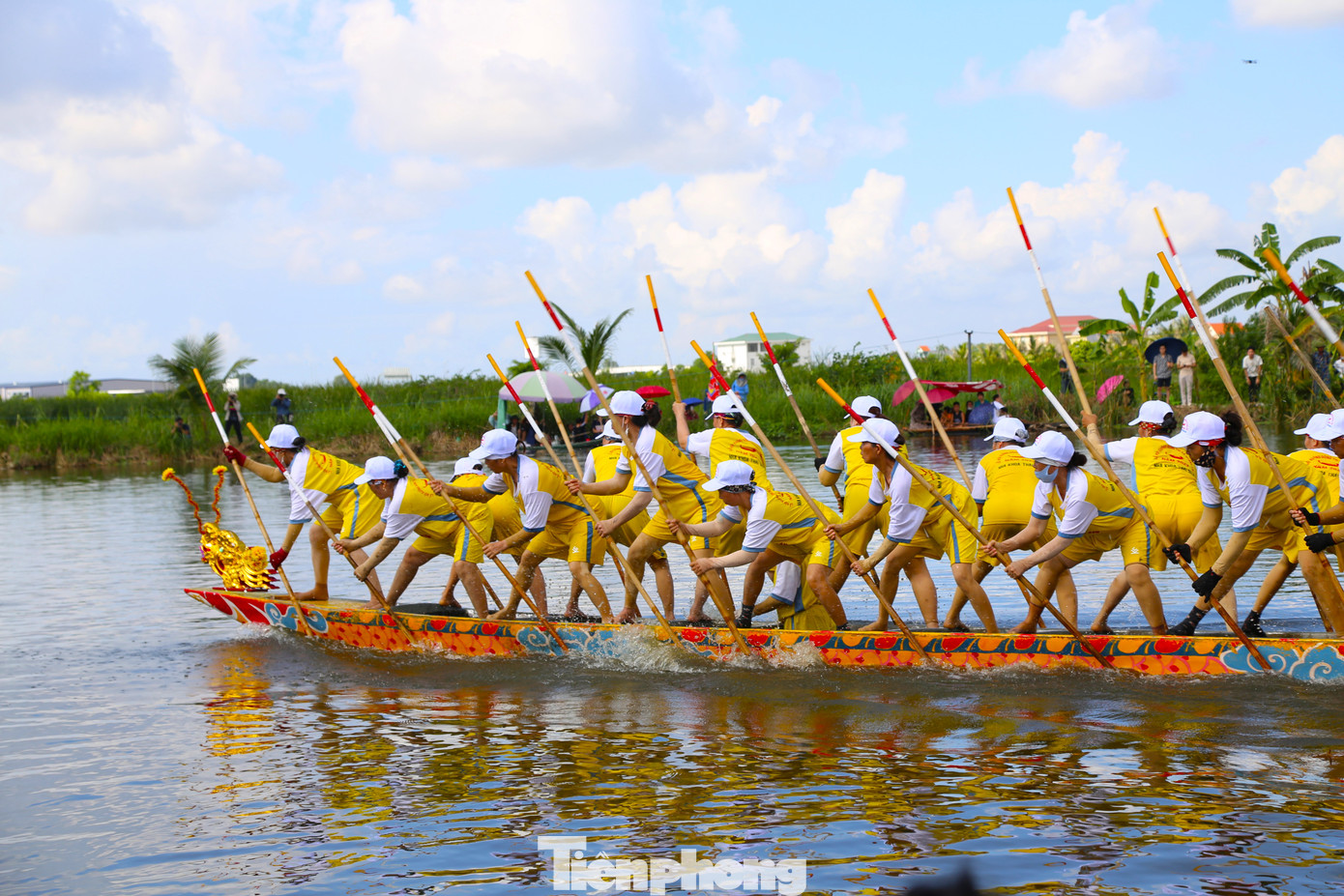 Sự gay cấn được bắt đầu ngay khi có hiệu lệnh xuất phát.