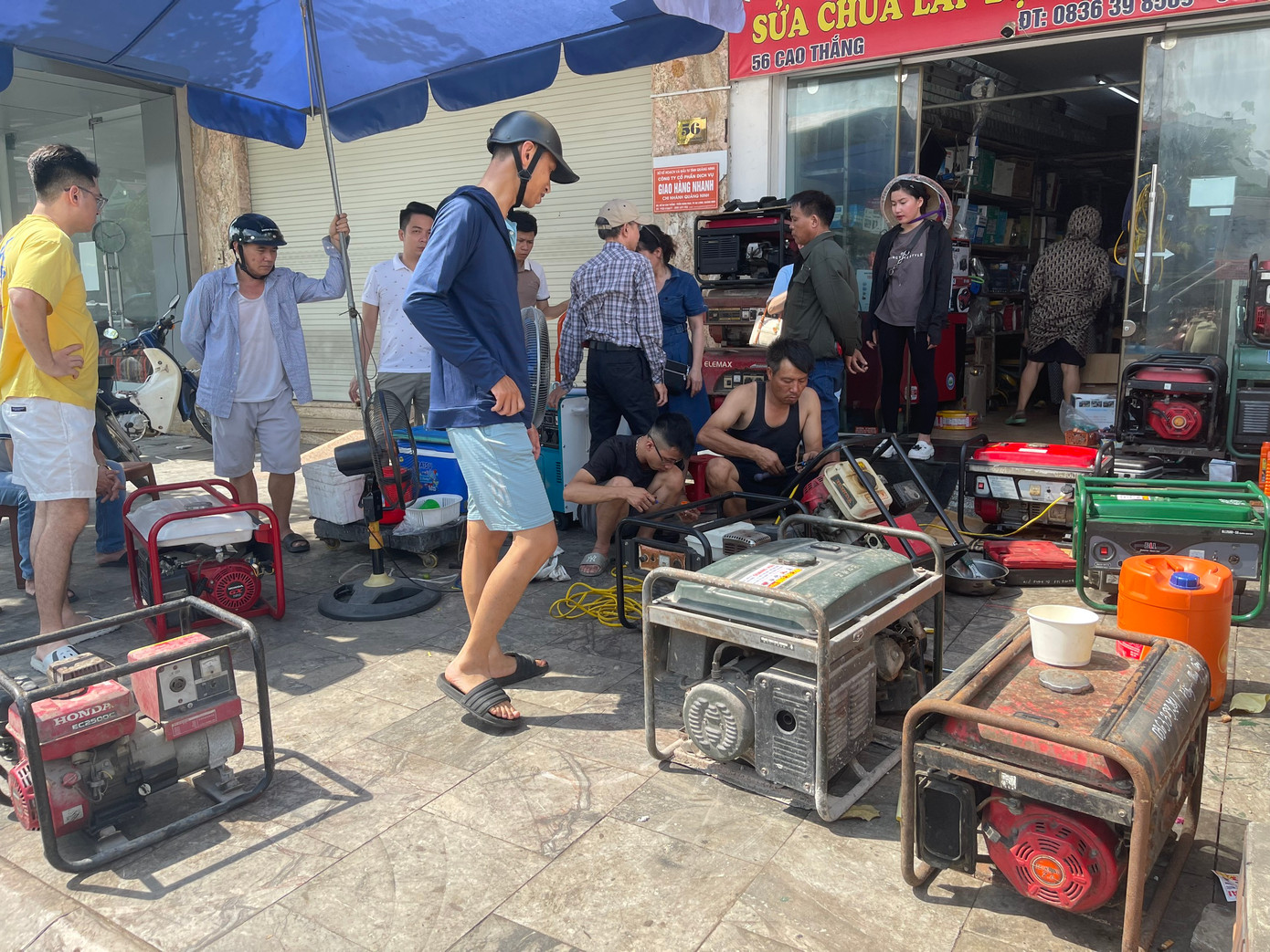 Cùng với đó, một số tổ máy nhiệt điện than trong hệ thống cũng bị suy giảm công suất hoặc bị sự cố do vận hành cao liên tục trong điều kiện thời tiết nóng gay gắt kéo dài…