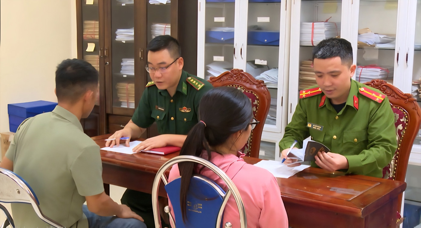 Đối tượng Chi và Hải tại cơ quan Công an.