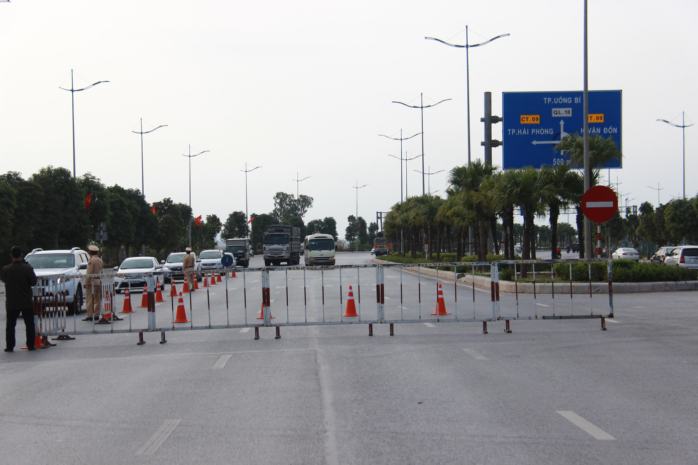 Quảng Ninh tạm dừng hoạt động vận tải hành khách ra vào tỉnh từ 0h ngày 25/6 Quảng Ninh tạm dừng hoạt động vận tải hành khách ra vào tỉnh từ 0h ngày 25/6