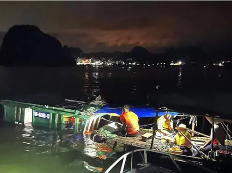 Khu vực tàu bị chìm trên biển Vân Đồn. Khu vực tàu bị chìm trên biển Vân Đồn.