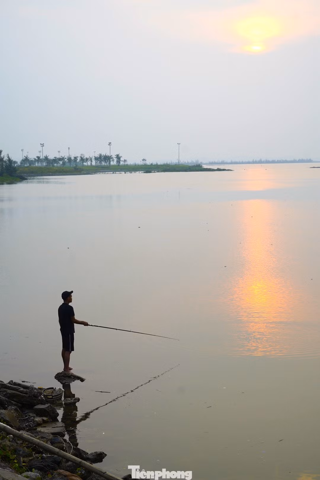 Thống kê sơ bộ, chỉ riêng huyện Vân Đồn, bão YAGI đã gây thiệt hại trên 2.200 tỷ đồng cho ngư dân nuôi trồng thủy sản trên biển.
